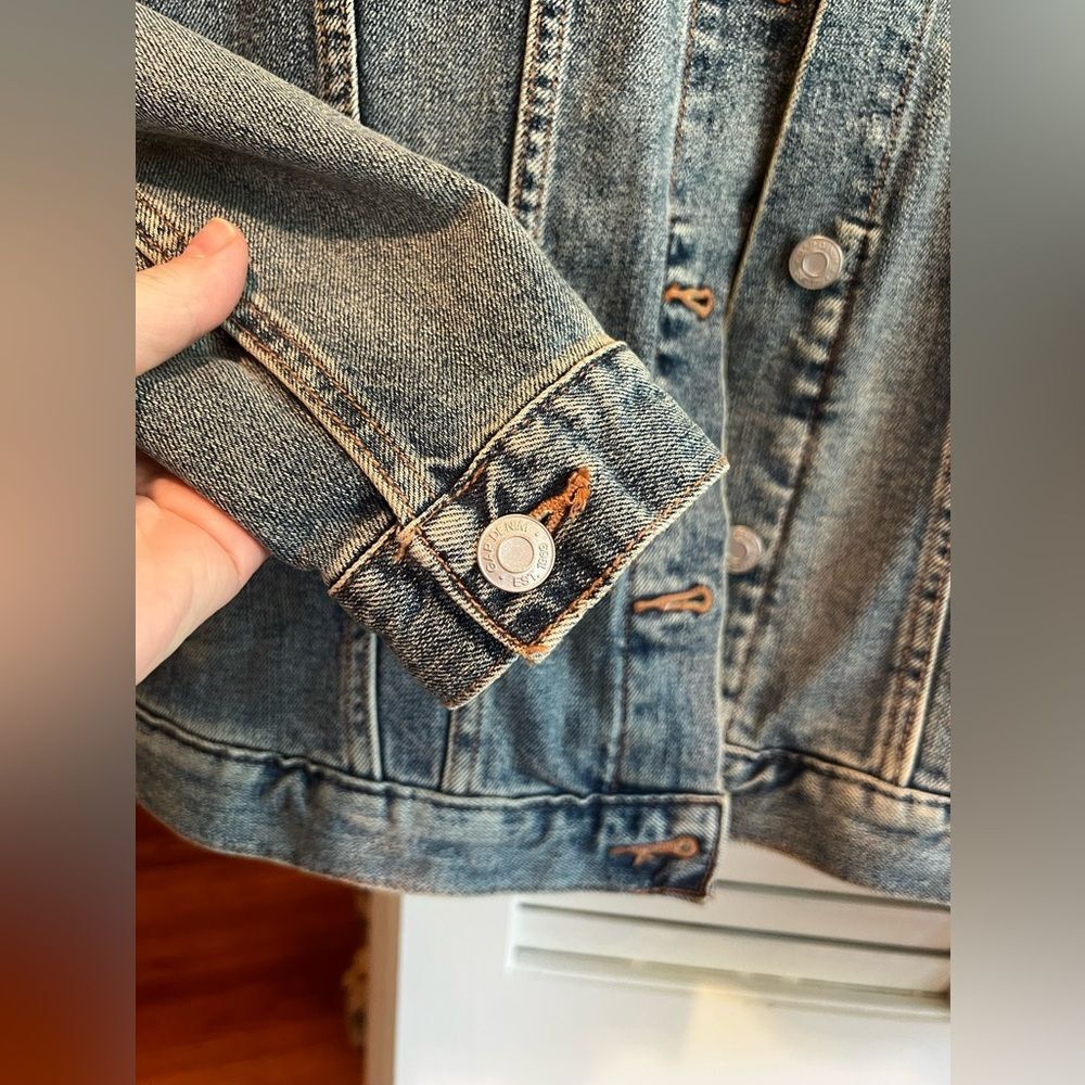 GAP Women's Blue Denim Jacket - Picture 4 of 10
